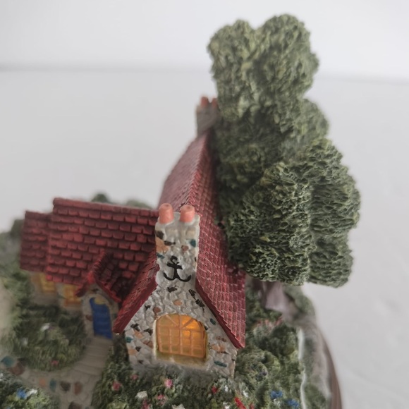 Thomas Kinkade lighthouse sculpture - Picture 3 of 12